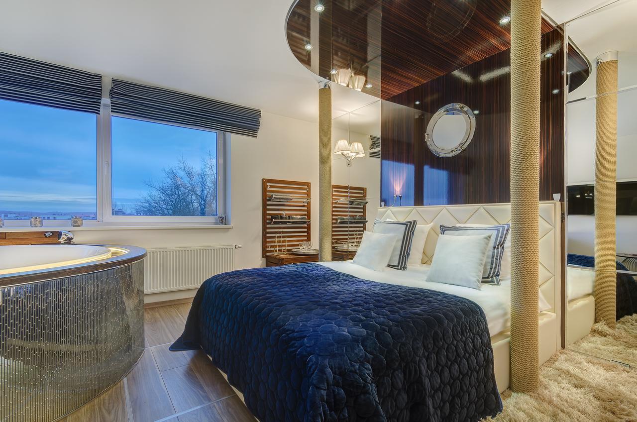 June Street Spa Apartments فيلنيوس المظهر الخارجي الصورة